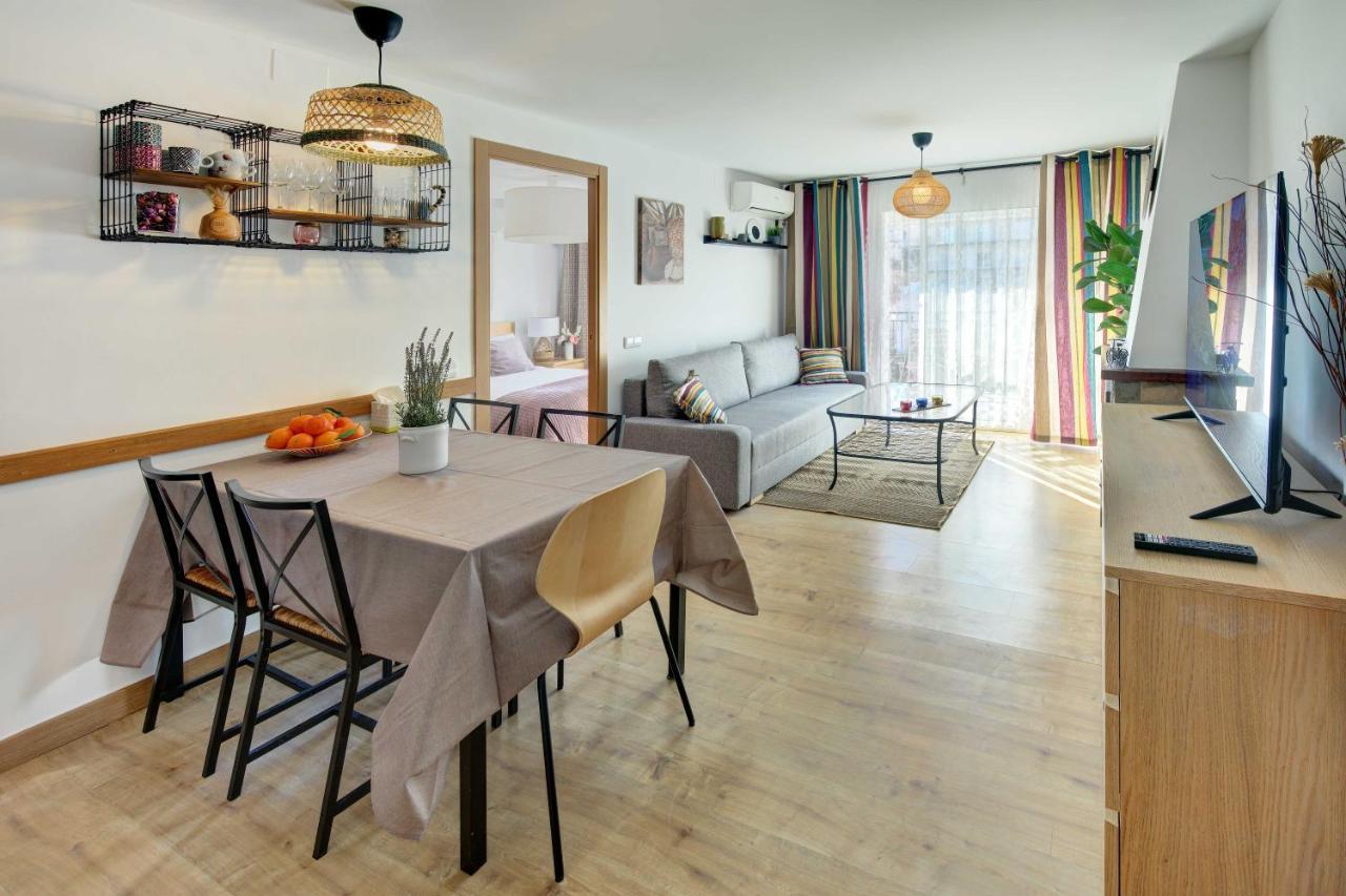 Apartament Pau Casals, 2 Min Walk From The Sea & Sea View Lloret de Mar Exterior foto