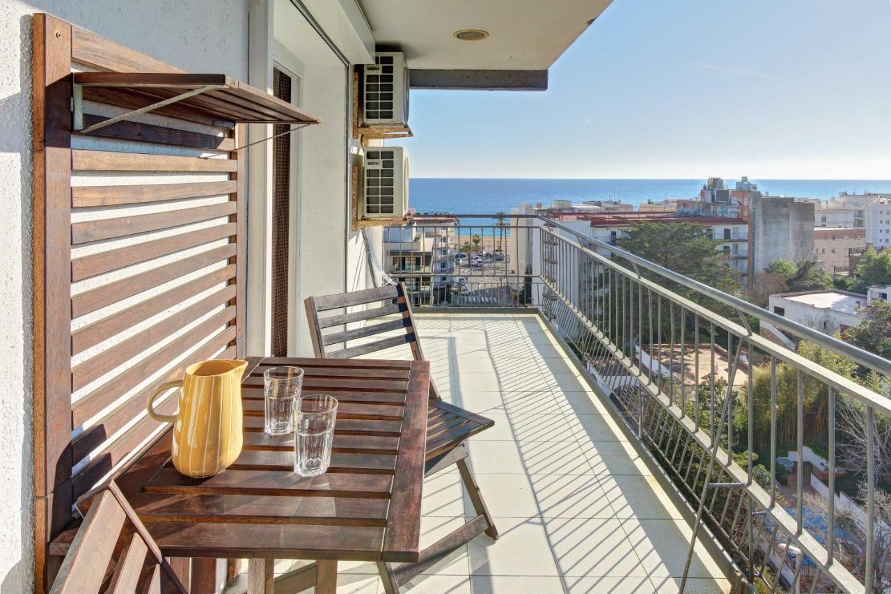 Apartament Pau Casals, 2 Min Walk From The Sea & Sea View Lloret de Mar Exterior foto